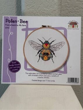 Bothy Threads Pollen-Bee Embroidery Kit - Multicolor